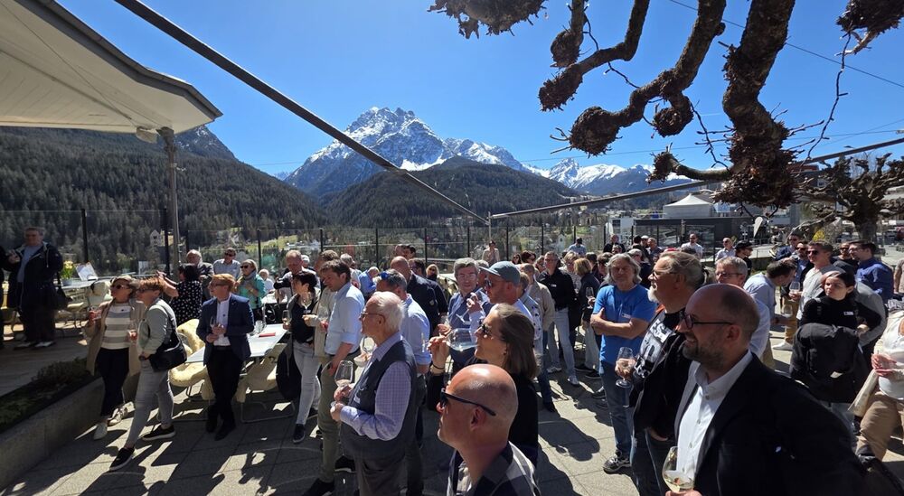 Begrüssungsapéro GV 2025. (Foto: Marcel Filli, VDSS)